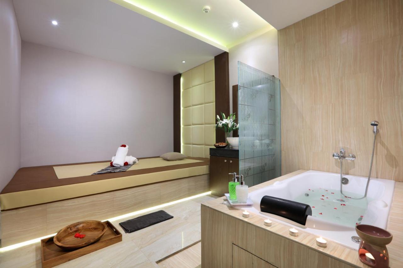 Harper Palembang By Aston Hotel Exterior photo