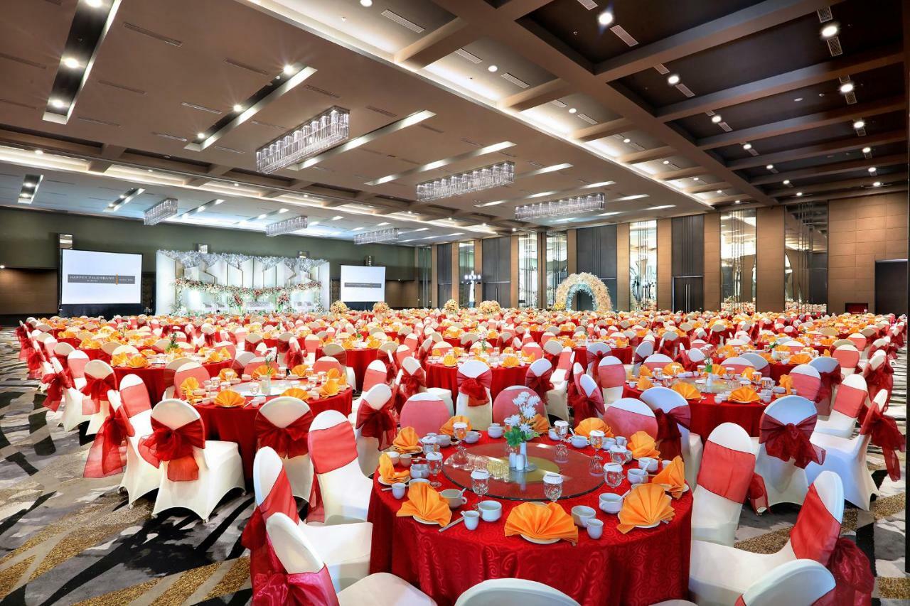 Harper Palembang By Aston Hotel Exterior photo